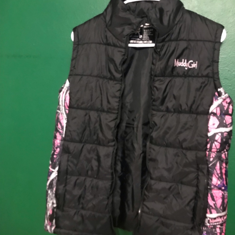 Muddy girl vest